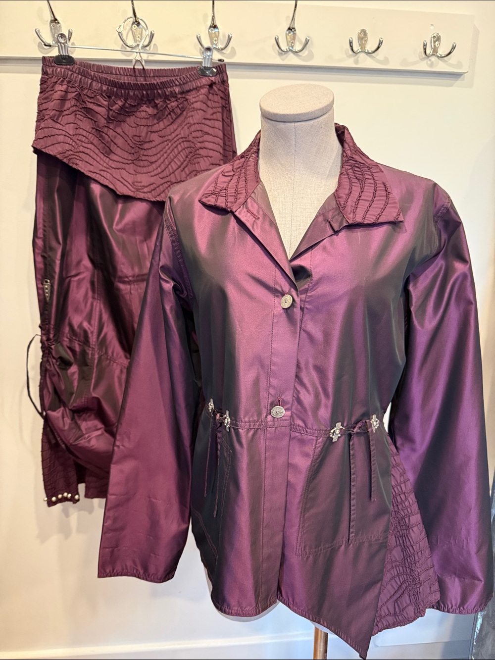 Caty Lesca 2 Piece Set Skirt & Jacket Size 1 (Fits Smal-Medium) Burgundy Shimmer